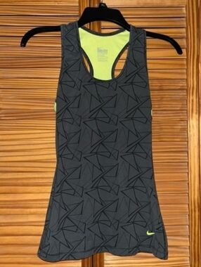 Nike Gray Graphic Fitted Sleeveless Tank Top